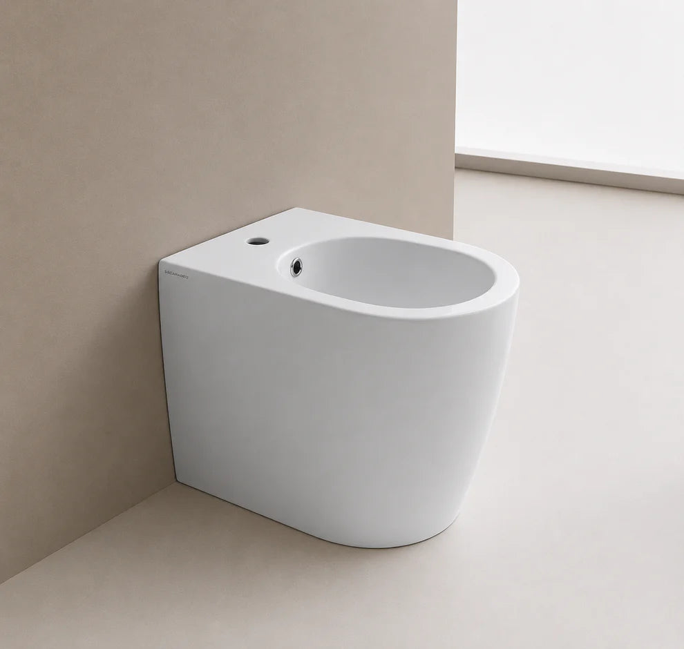 SCARABEO Set Sanitari MOON WC Rimless + Bidet a Terra Filo Parete con Coprivaso Incluso